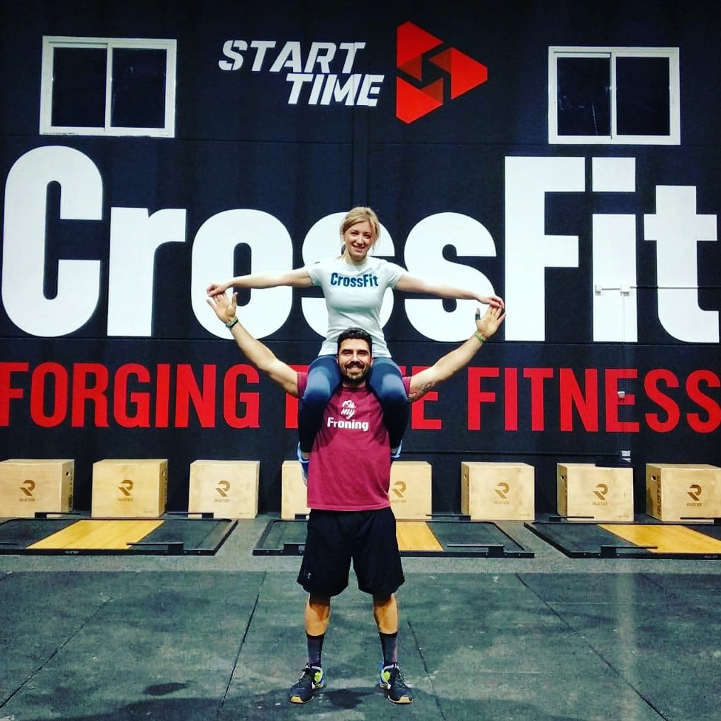 pedrako_ted's tweet photo. @CStarttime sigue haciendo feliz a la gente...mi campeona ha disfrutado, ha quedado encantada y ya sabe lo que es una buena clase de #crossfit 
Gracias chicos!! https://t.co/CQALYhi450