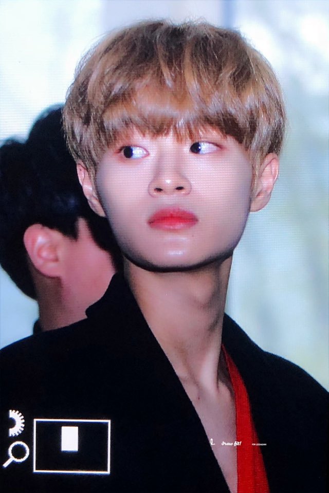 Daehwicom's tweet photo. 190406 #이대휘 #AB6IX #에이비식스 #DAEHWI 🥰🥰🥰🥰🥰 https://t.co/oEtTY6jNLs