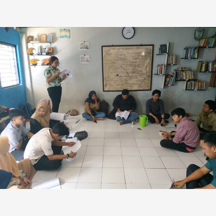 Presentasi THESIS Enterpreneur dengan judul "Pengaruh Revitalisasi, Perilaku Konsumen dan Strategi Usaha Terhadap Perkembangan Usaha Pedagang Pakaian di Pasar Sentral Sungguminasa Gowa."
_
#scistiem
#sciresearch