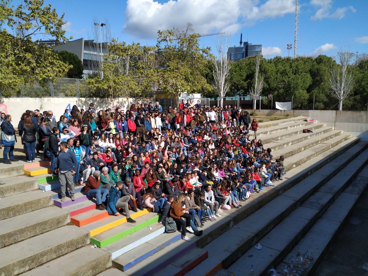 APaMMs's tweet photo. Foto de grup a la segona fase del #FemMatemàtiques  a Montgat. https://t.co/ThOCGF9QO4