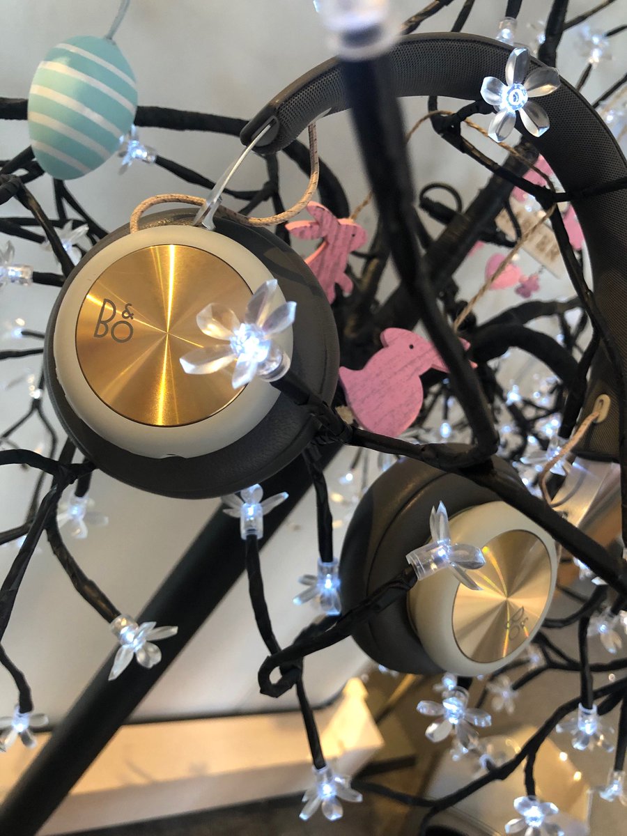 BeoCambridge's tweet photo. We're getting eggcited as Easter approaches - why not enjoy cracking good sound from Bang &amp; Olufsen. It won't just sound Good Friday, but all week. Come &amp; eggsperience our latest products in-store &amp; you'll see it's no yolk! #Easter #BangOlufsen https://t.co/Y2IiYZjFva