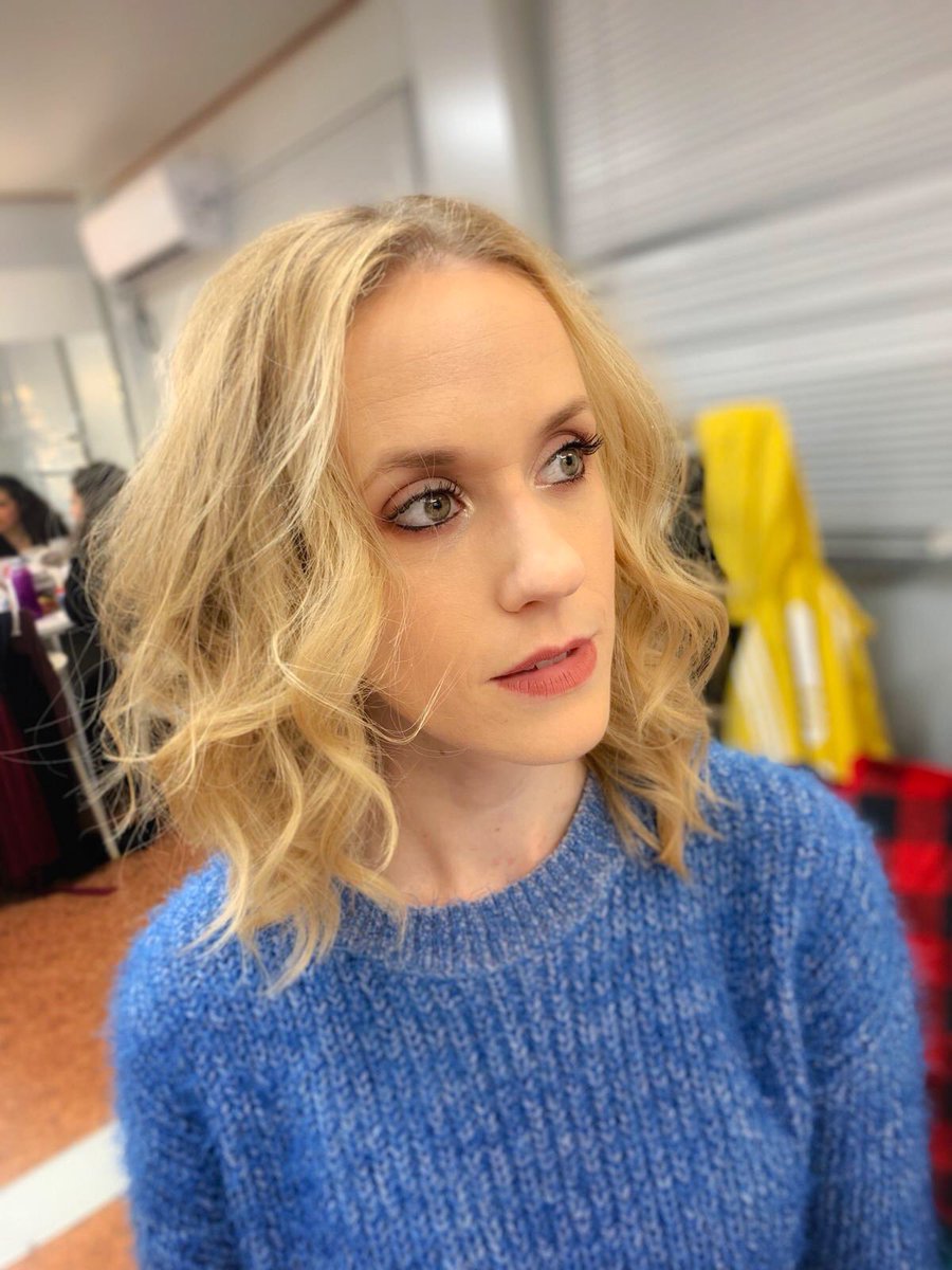 VeronicaPoloact's tweet photo. Guys, @joseguelez is not only a talented singer,actor and dancer....but he also just does your Makeup and hair “for fun” and he is ALSO incredible at that! Thank you my multi-talented friend ❤️❤️ #dressingroomfun #makeuplooks #33elmusical #33reasons https://t.co/1EkxtYdYFD