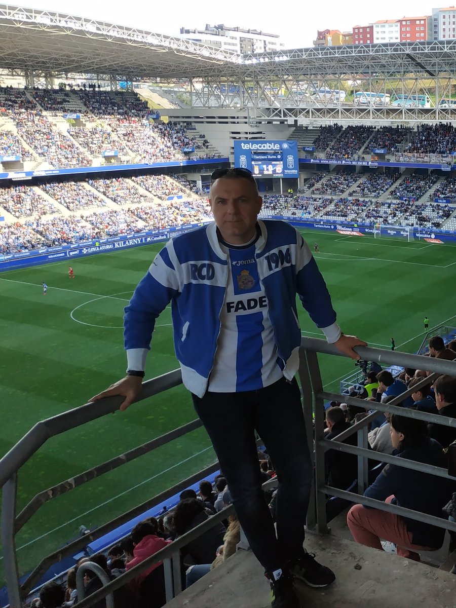 milcastros's tweet photo. En Oviedo....
#Devaneo
#Queseriadeti https://t.co/aADjenMrx6