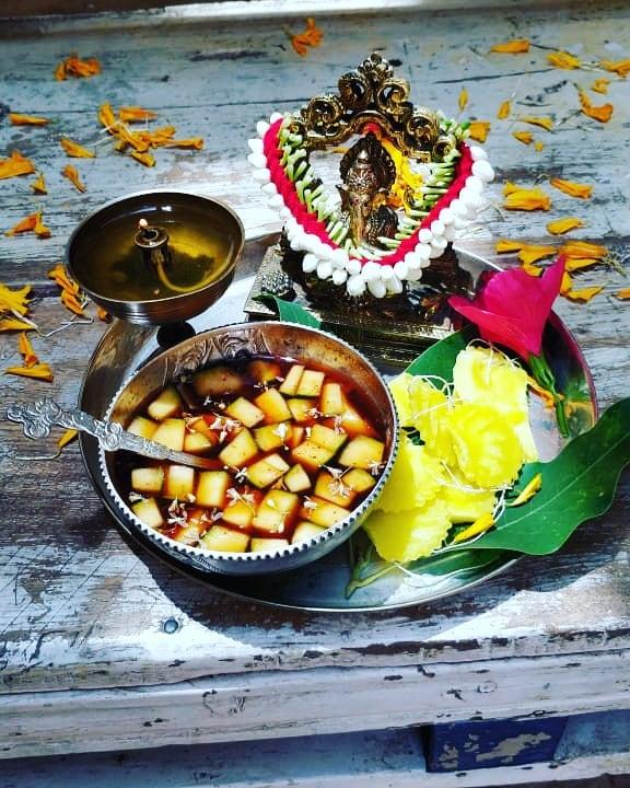 ChefRajiGupta's tweet photo. Yugadi Habbada hardik Shubhashyagalu!!! We have Pachhadi first in the morning on this festival and it's a blend of 6 ingredients and these 6 different flavours are called as "Shadruchulu".it symbolizes life and it's different moods.. and it teaches you to treat them all alik… https://t.co/2UdaUcr1sN