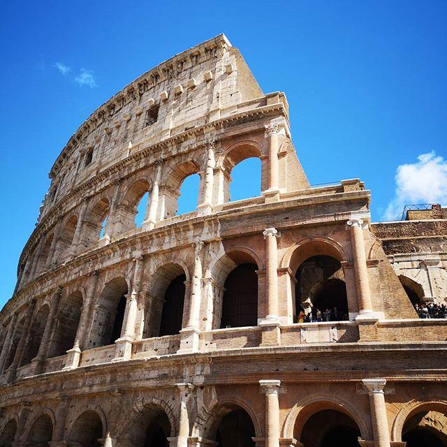 CourtnieEvents's tweet photo. Perfect day ❤️ #rome #colloseum #italy #bluesky #sightseeing #holiday #roman #roma #sunshine
#courtnieevents https://t.co/JtgbMSCuVl https://t.co/2uW4w4etzq