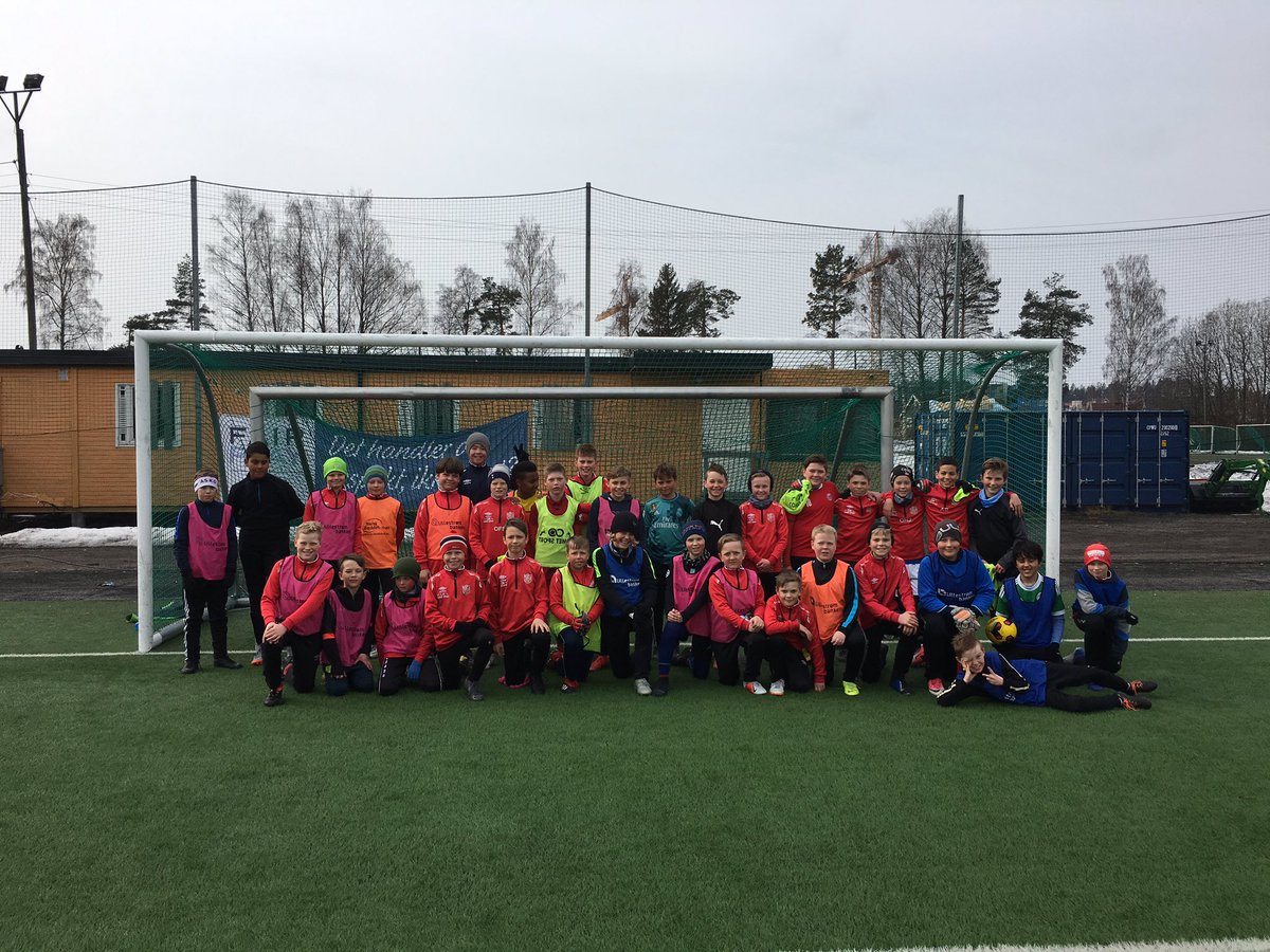 SFKutvikling's tweet photo. G2007 med ekstra økt på stadion. 
Her er fremtidens A,B og C lag i 2026 https://t.co/QGInvFqZyz