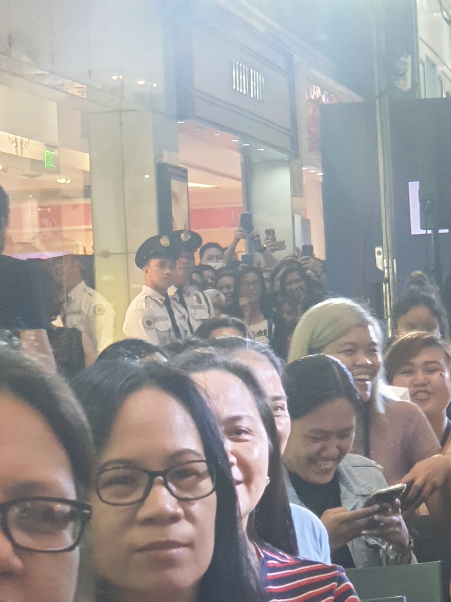 rose09143's tweet image. Sorry for this fans who wants to see Maine ... sa gilid lang talaga sila at likod
@mainedcm | Maine Mendoza
#MACCosmeticsPH
#MaineMACStudioFixGlorietta