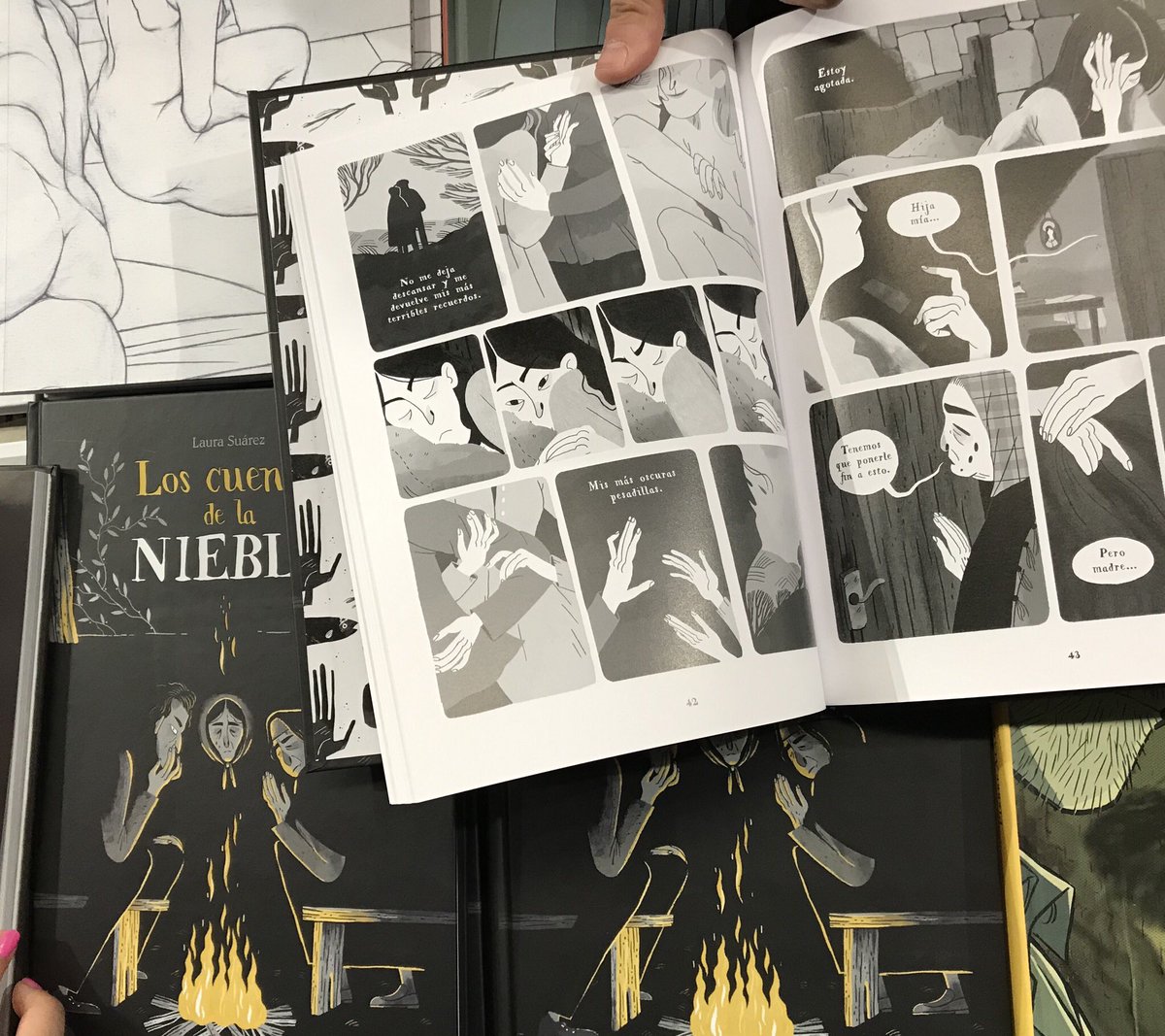Dibbuks's tweet photo. La primera firma de una autora recién llegada al mundo del cómic... Laura Suárez! https://t.co/egNqnHPovl