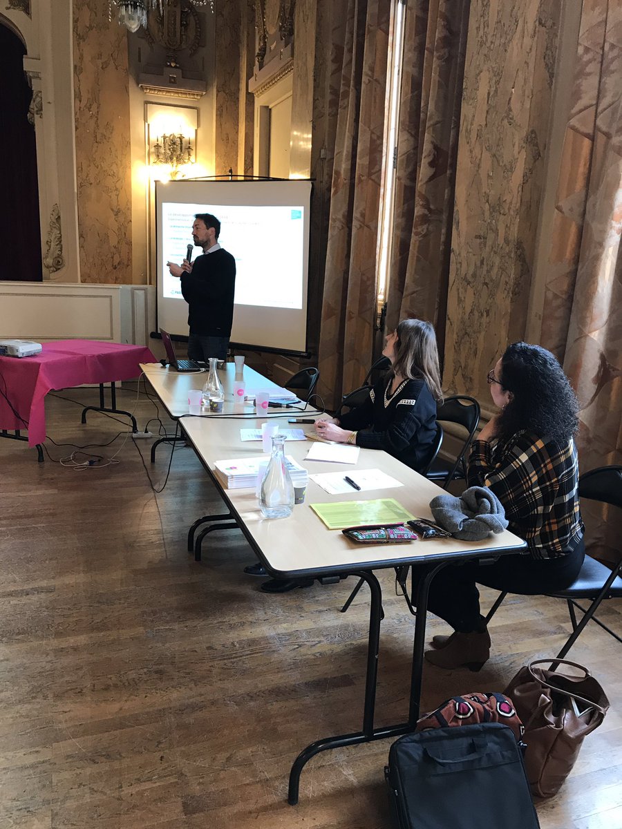 vtrajan's tweet photo. A la conférence destinée aux professionnels des crèches sur le #DéveloppementDurable » dans le cadre du #ForumEnfance édition 2019 ! Témoignages, présentation des actions #labelvie du conseils des patents et de la mission économie circulaire et #odd de la #dfep de @Paris ! https://t.co/oXnMhMCuNf