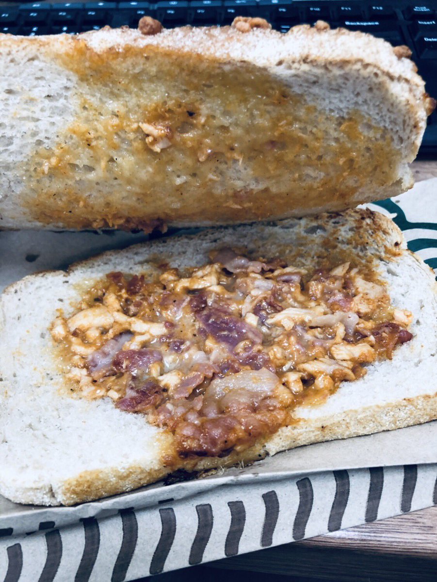 fletch_0's tweet photo. @Starbucks  cutting back on the fillings ? https://t.co/CLeaSqQJRh