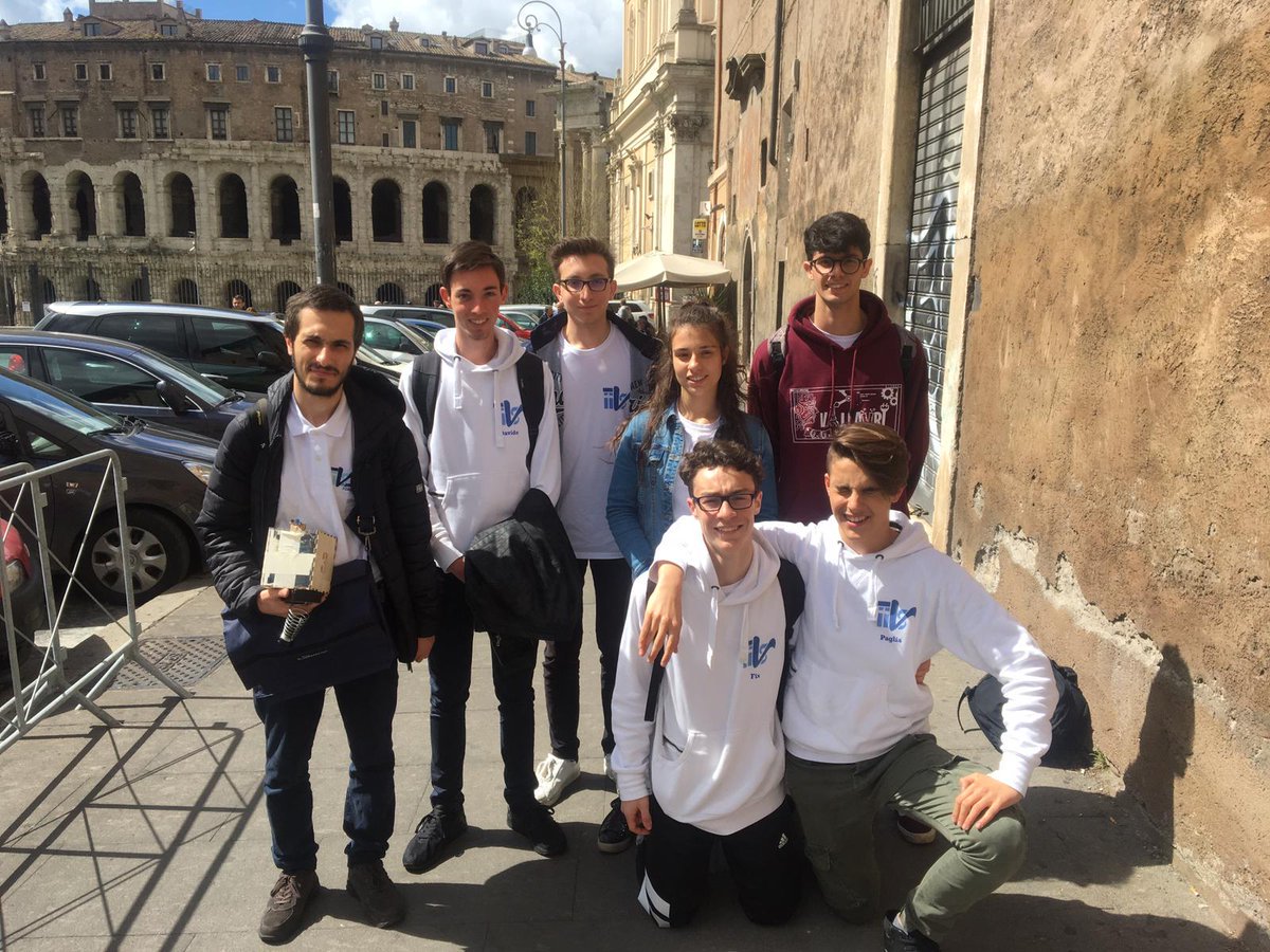 RoboVallauri's tweet photo. #romecup2019 - Day 4: la finale conferma la classifica. Per noi 5°posto. Grande #emozione per i ragazzi che hanno partecipato alla manifestazione. L' #ovazione ricevuta ripaga il grande lavoro svolto
#rome #roma #campidoglio #finale #vallauri #fossano #robovallauri #universita https://t.co/oGgWALRp7b
