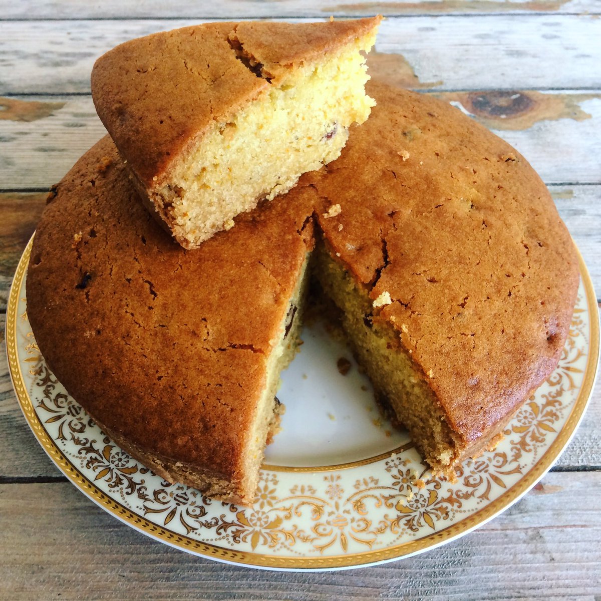 CookThisFoodCom's tweet image. Delicious Orange Cake

#cookthisfood #orangecake #cake #orange #bake #sweet #tasty #delicious