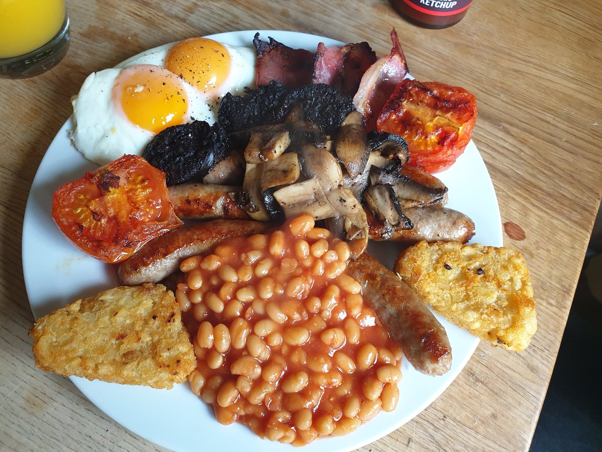 pedrobacon's tweet image. Weekend is off to a cracking start, @fryuppolice what you saying? @StokesSauces #keepitgreasy