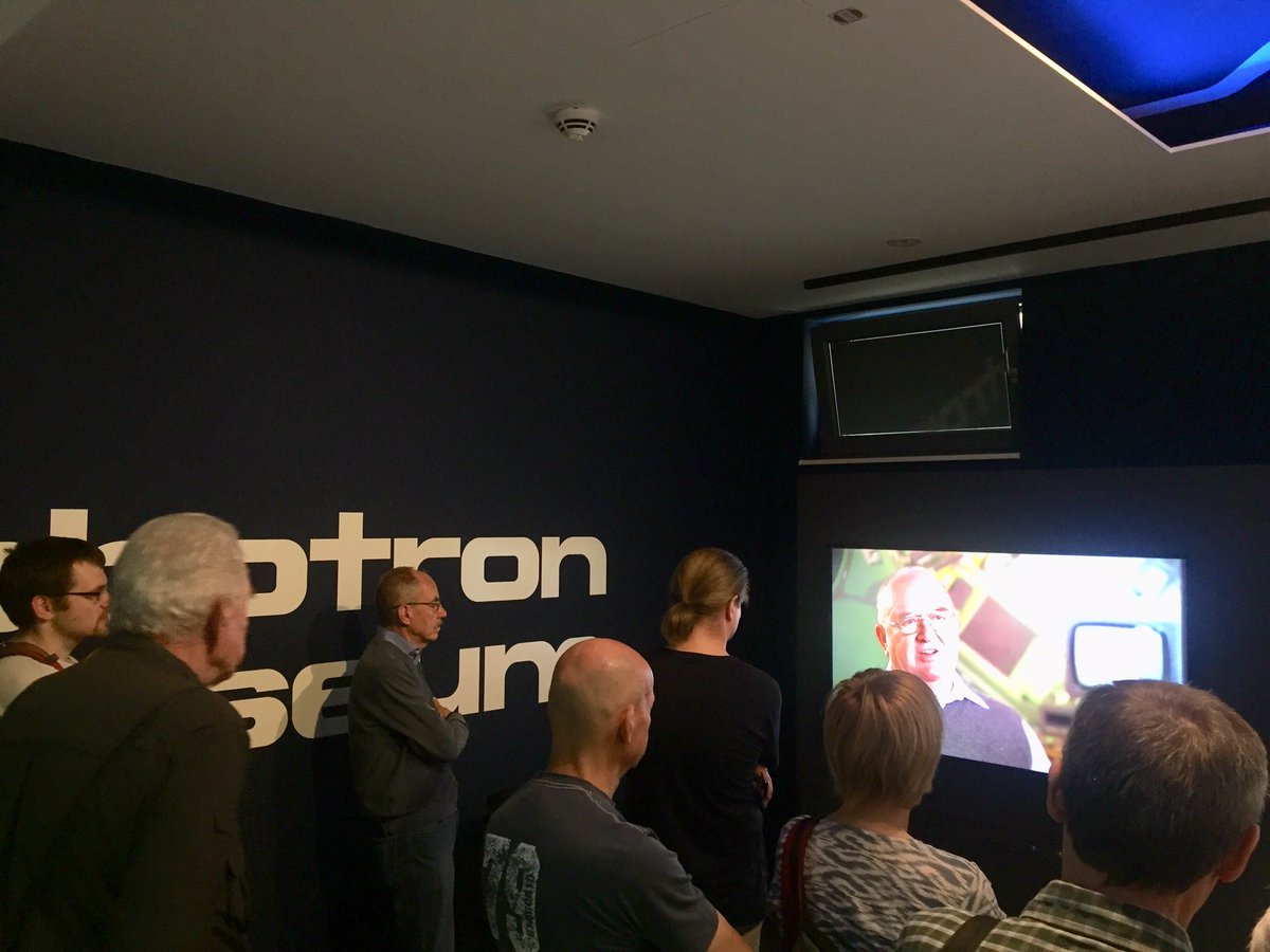 Robotron_DD's tweet photo. Tag der offenen Tür im @RobotronMuseum und die Sonne strahlt zur Eröffnung. Wir freuen uns auf viele Interessierte, die den Weg noch bis 16 Uhr zu uns finden! #50JahreRobotron #GeschichtemachtZukunft #wirmachenmuseum https://t.co/4maQhpZ4E4
