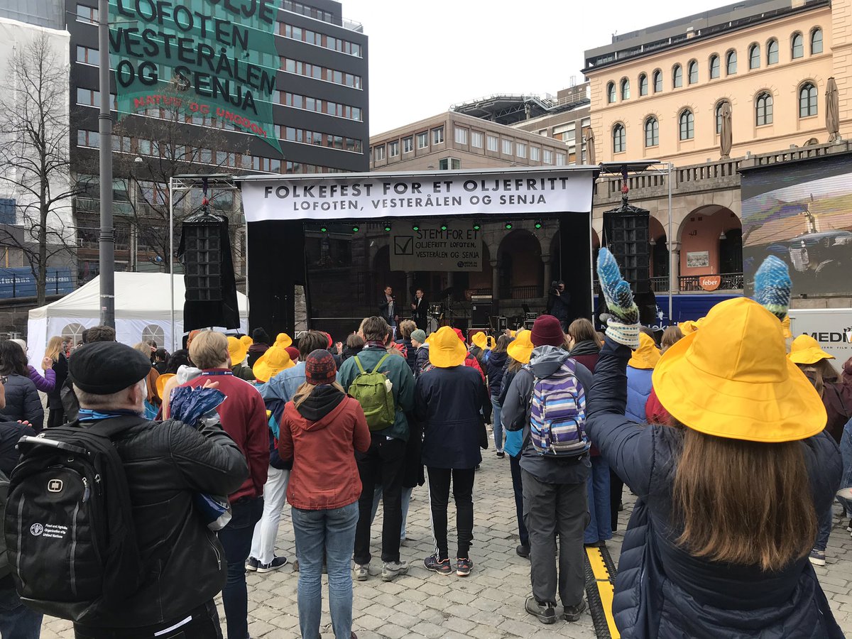 BardLahn's tweet photo. Norwegian Labour Party announces it no longer supports opening #lofoten islands for oil production. Renders the issue effectively dead in Norwegian politics. #keepitintheground activists celebrate outside Labour assembly #LoVeSe https://t.co/gRiHOrlNS2