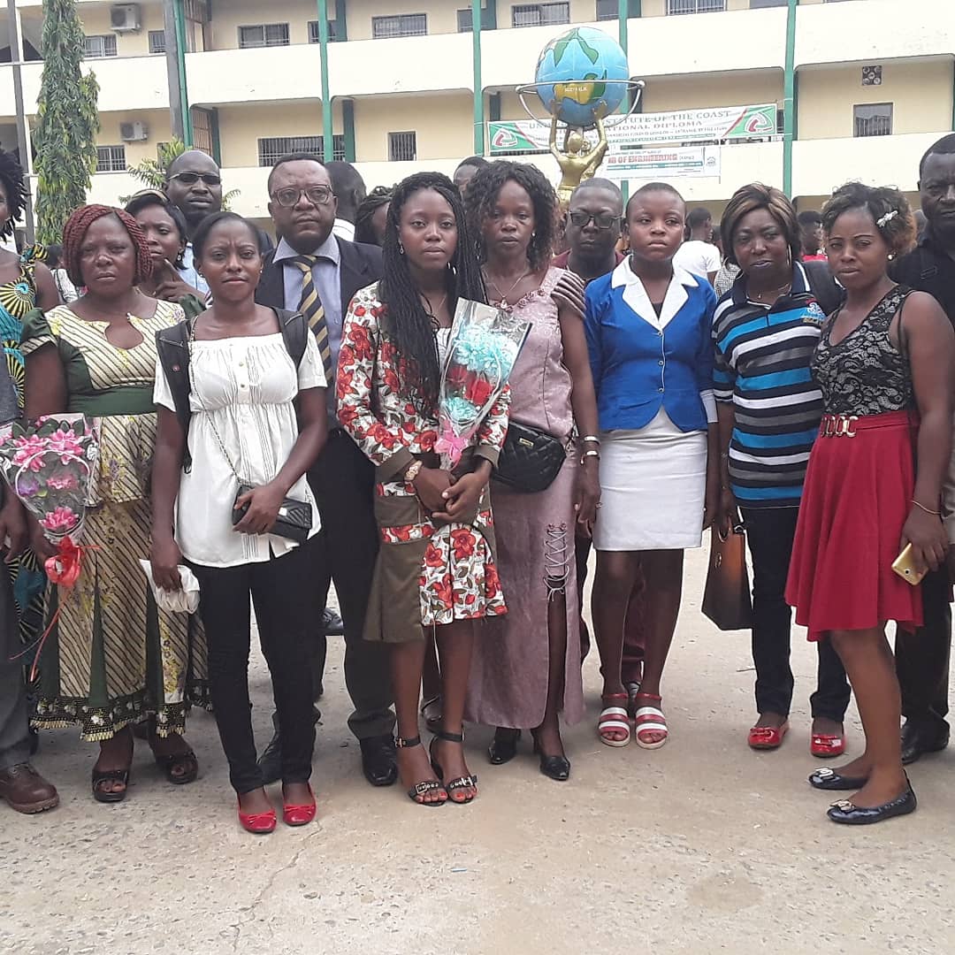 iucdouala's tweet photo. [Soutenances BTS/HND 2019: 1ère journée] au campus de @iucdouala de Logbessou

Félicitations à la candidate Jasmine Djouatsa de la spécialité Communication des Organisations qui s'est démarqué avec brio et à obtenu la mention Très Bien.

#IUC
#ICIA
#ISTDI
#BTS_HND2019 https://t.co/HcJ1Ig8UDS