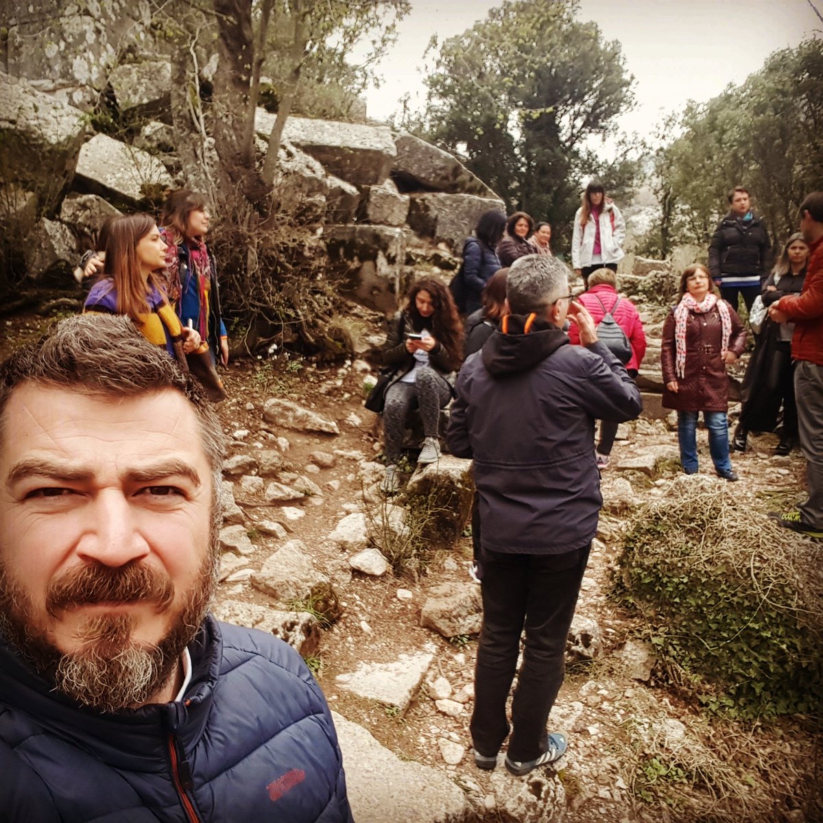 shafakgokturk's tweet photo. Luviler gezimiz keyifle başladı. İskender'in bile çıkmaya üşendiği, Luvi merkezlerinden biri olan Termessos'a tırmandık.
@ViaMarisTravel
@viamaristourss
#termessos #viamaris #göktürkramu #antalya https://t.co/lLhVAj8MUE