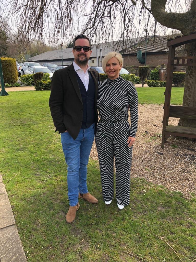 JayJBro73's tweet photo. Just waiting for our sherbert to the Liverpool donkey derby. #grandnational #aintree #sadken https://t.co/Zv8YZ8KXG1
