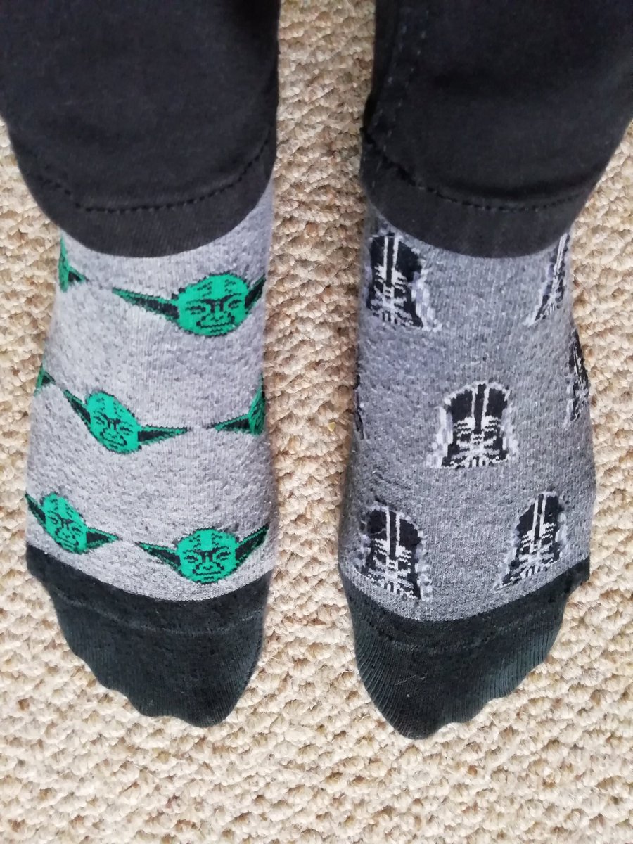 #TeamHarry wearing Yoda AND Darth Vader socks for Harry's superheroes and Star Wars walk through #Norwich today. Hmm, conflicted, I am @HamillHimself 

bit.ly/2UQMWhS