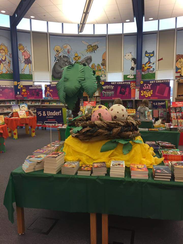 KarolaScarce's tweet image. T.Clay Wood book fair begins on April 8! So many great books to choose from....join us! #TimberwolvesRock #Springtwitterchallenge @AndrewBuchheit