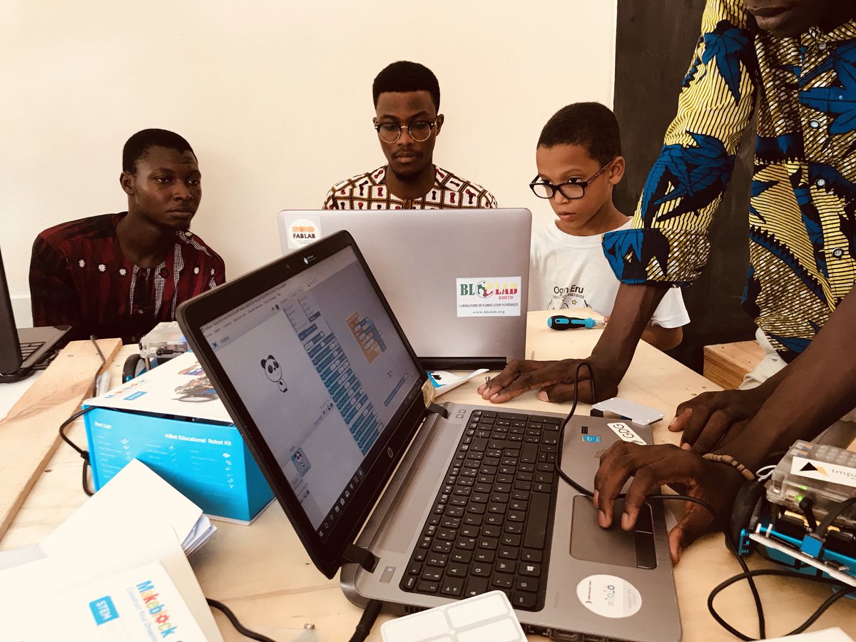 ImpalaEdTech's tweet image. @vidjinnangniG lead #ImpalaEdTech #Parakou est à @IrokoFablab pour un atelier d’initiation à la #robotique. Au programme :
- découverte 
- montage des robots mBot @Makeblock 
- électronique
- programmation 

#EdTech #21centuryskills #digitalskills #playfulLearning #Beninnumerique