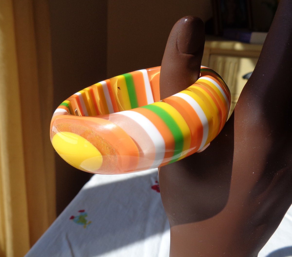 WhitmanWendy's tweet image. Vintage Lucite Bulls Eye Bangle Orange and Yellow Chunky 1960's Layered Multi-Colored Lucite Bulls Eye Bracelet with Silver Confetti etsy.com/CrowsNestAntiq… #lucitebangle #lucitebracelet #vintagelucite #lucitejewelry #vintagejewelry