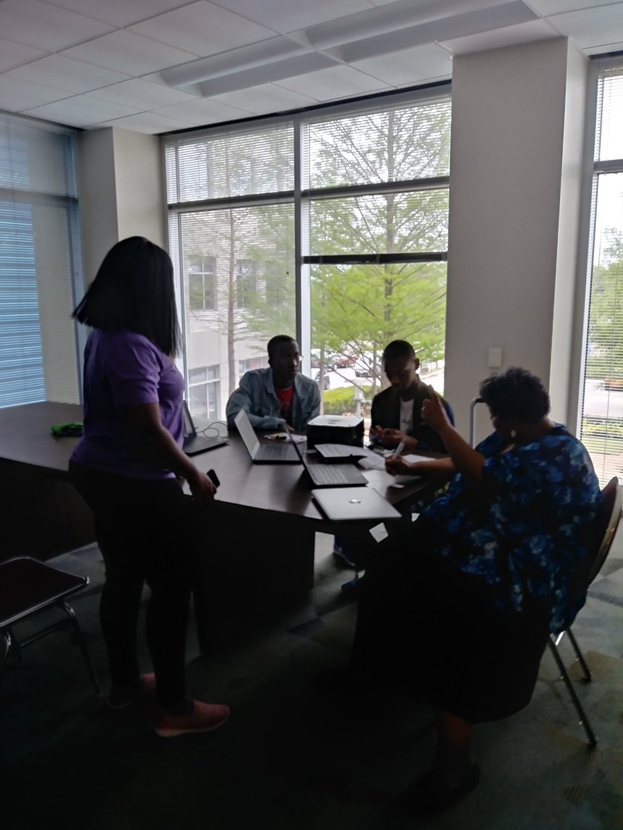 Acosta_NubiaE's tweet photo. They broke the code Kashmere HS represented #TogetherWithTech https://t.co/giDlVQ7QEs