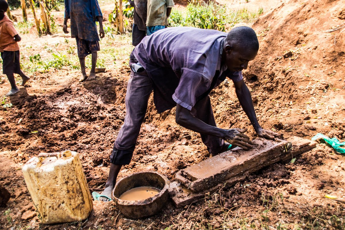 kibogroup's tweet photo. We love to see people in our partner villages start economic projects — like building bricks ⬇️ — to help their communities thrive! When people aren't sick in the hospital or worrying about where they will get clean water, they have more freedom to invest their time! https://t.co/SOqGjXxJV2