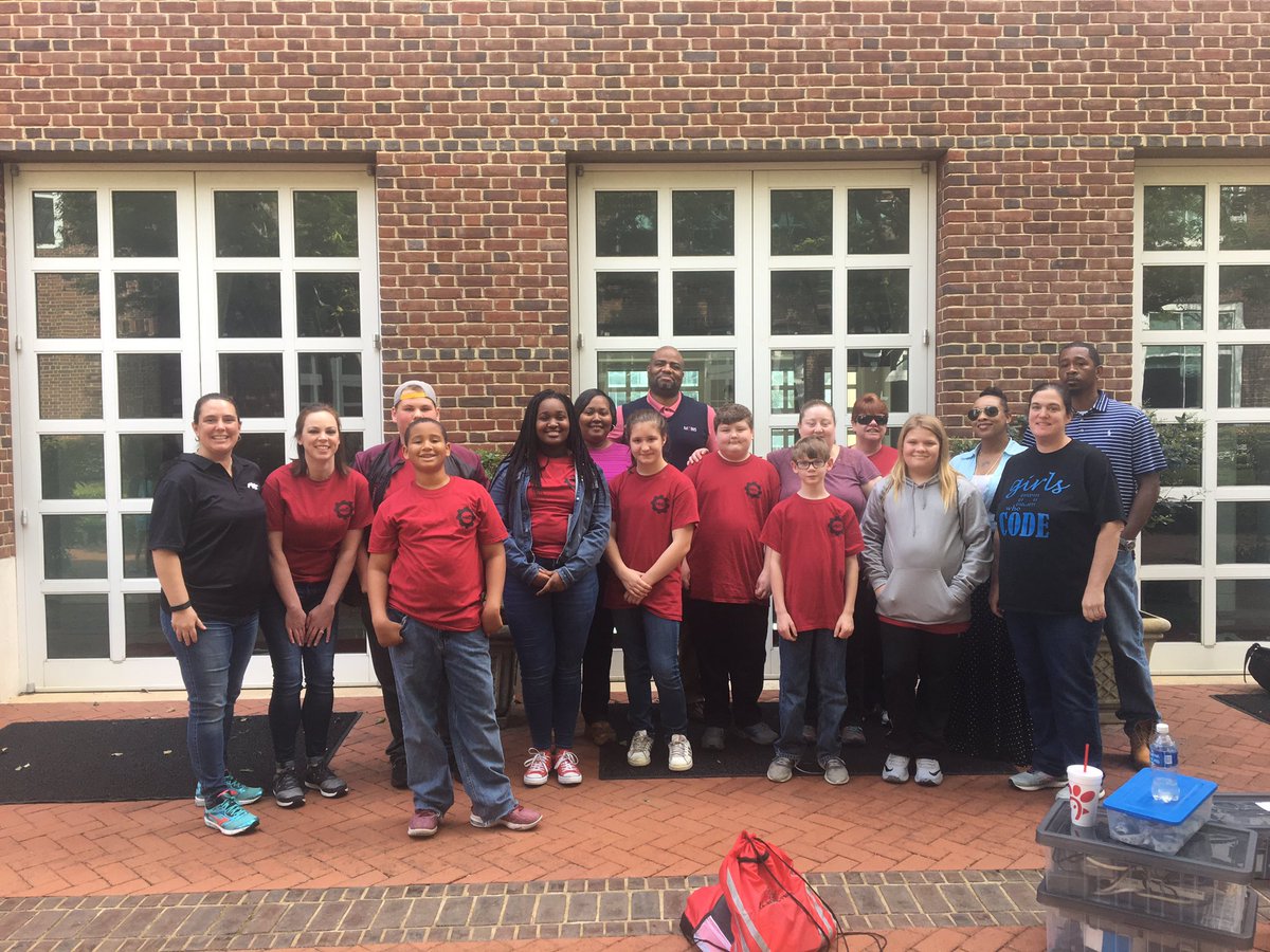 rtucker2121's tweet photo. So excited that Millbrook Middle School is attending the Alabama K-12 Robotics competition at the University of Alabama! https://t.co/uTXMH9FGd6 https://t.co/MJyjrzq7gK