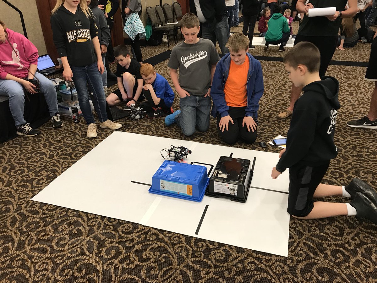 @mizzouengineer had 400+ participants for the #Robotics Challenge!! WOW...great event. My @4H kids did well and learned a lot. @missouri4h #bocorobotics 🍀💪🏽🤖 #teamwork #UMC #mizzou #roboticschallenge #learnbydoing #4H @Mizzou