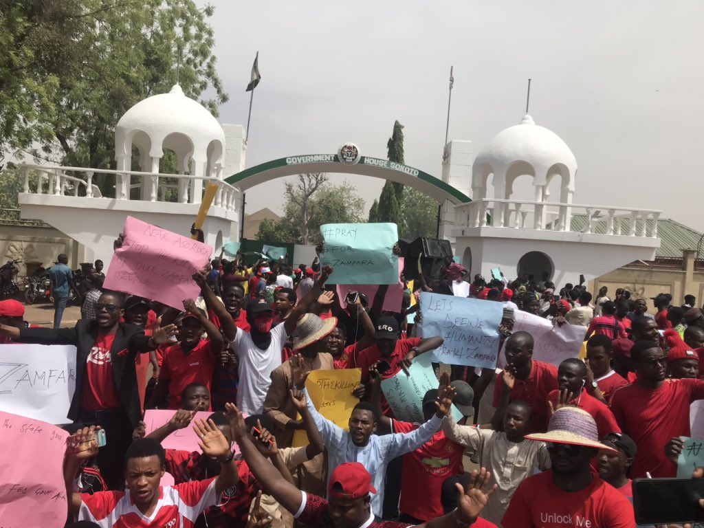 Dunga52's tweet photo. It does not matter who is affected, human blood has the same value everywhere. #Buhari should be more proactive in security issues. Please #Nigeriagovernment should #EndZamfaraKillings You can #MarchForZamfara by lending your voice to condemn this incessant carnage. https://t.co/KEC7EgWTuL