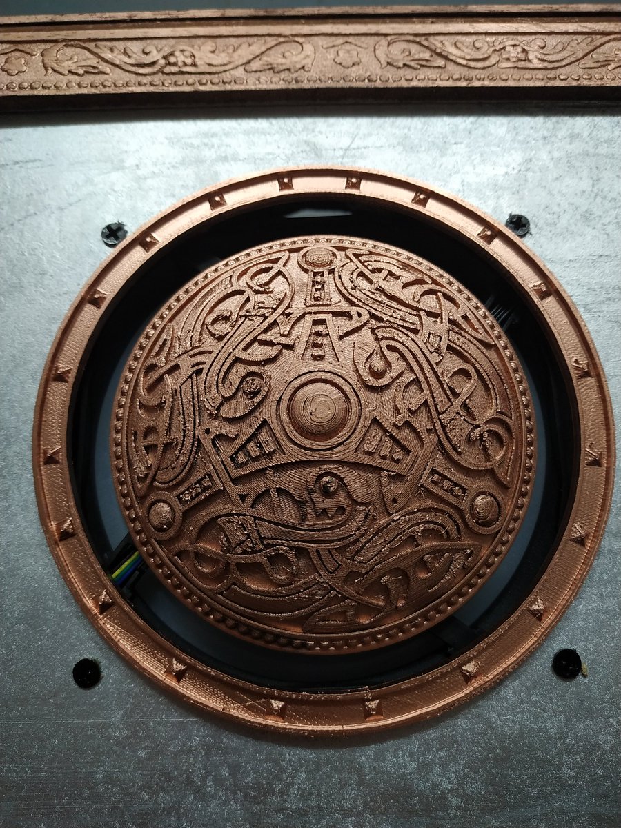 alberto_orco's tweet image. Bueno, pues más actualizaciones avanzan. @Thermaltake_ES #modding #casecon #mjolnir