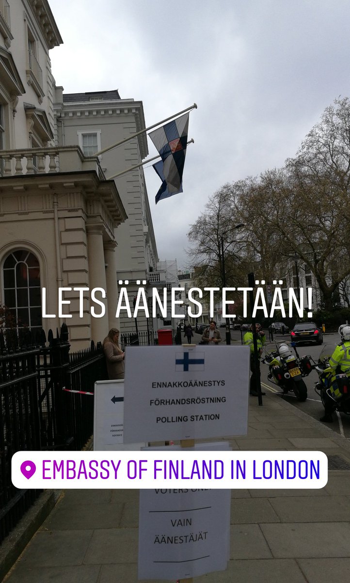 SeppalaLassi's tweet photo. Tänään ennakkoäänestetään! #eduskuntavaalit2019 

Pakko arvostaa, että Lontoon suurlähetystö on lauantaina 18 asti auki, tekee vaikuttamisen helpoks. Ja täällähä o jengiä ku Saipan maalilla 💪 https://t.co/oVNM4UeVqJ