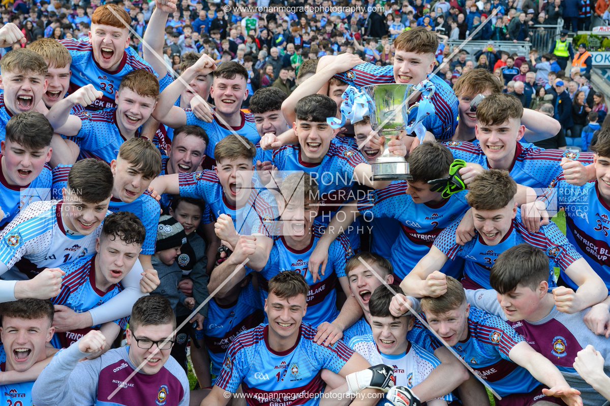 RonanMcGrade's tweet photo. Absolutely fantastic! What a win! Congratulations to @St_Michaels_Ekn! Some very happy faces in Fermanagh tonight! #DomsArmy #SME #HoganCup https://t.co/D0sMPTkXLD