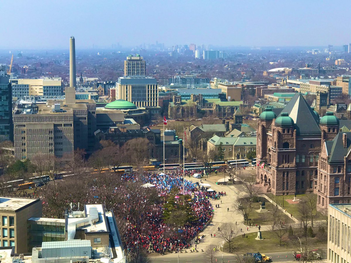 rjpgiroux's tweet photo. Amazing turnout for the #RallyForEducation at Queen’s Park. Teachers contribute immeasurably to child/youth health and development. Say NO to funding cuts! #CutsHurtKids #onpoli https://t.co/SlxGY7Y4KT