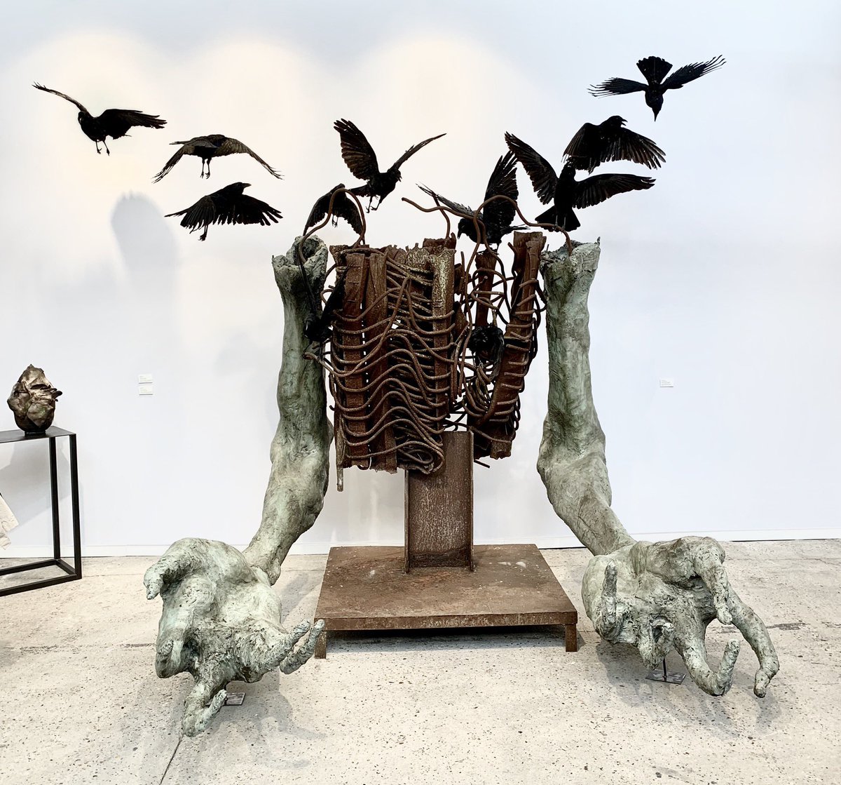 RenaudCzarnes's tweet photo. [WE art] Coups de cœur de @ArtParisArtFair 
L’intrigante cage thoracique de @LydieArickx 
Les extraordinaires vanités de @hervebohnert 
Les aquarelles oniriques de Gao Xingjiang
Les détournements anti racistes de Tintin dAnton Kannemeyer
#art #paris https://t.co/4QWeMeQipF