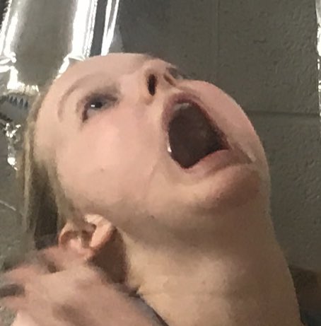 eemazing_'s tweet photo. Realizing I only have one month of freshman year left and have too many exams, projects, and papers to do in that amount of time 
#procrastitationismyfrienduntilitisnt https://t.co/pC5Fvr8PPn