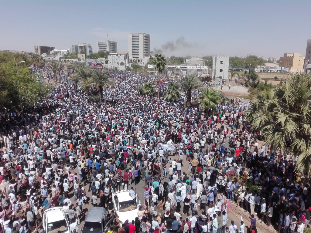 nada_abuelizz's tweet photo. Photo of the day !!! 😍
 #موكب6ابريل https://t.co/zqaRZBVnuV