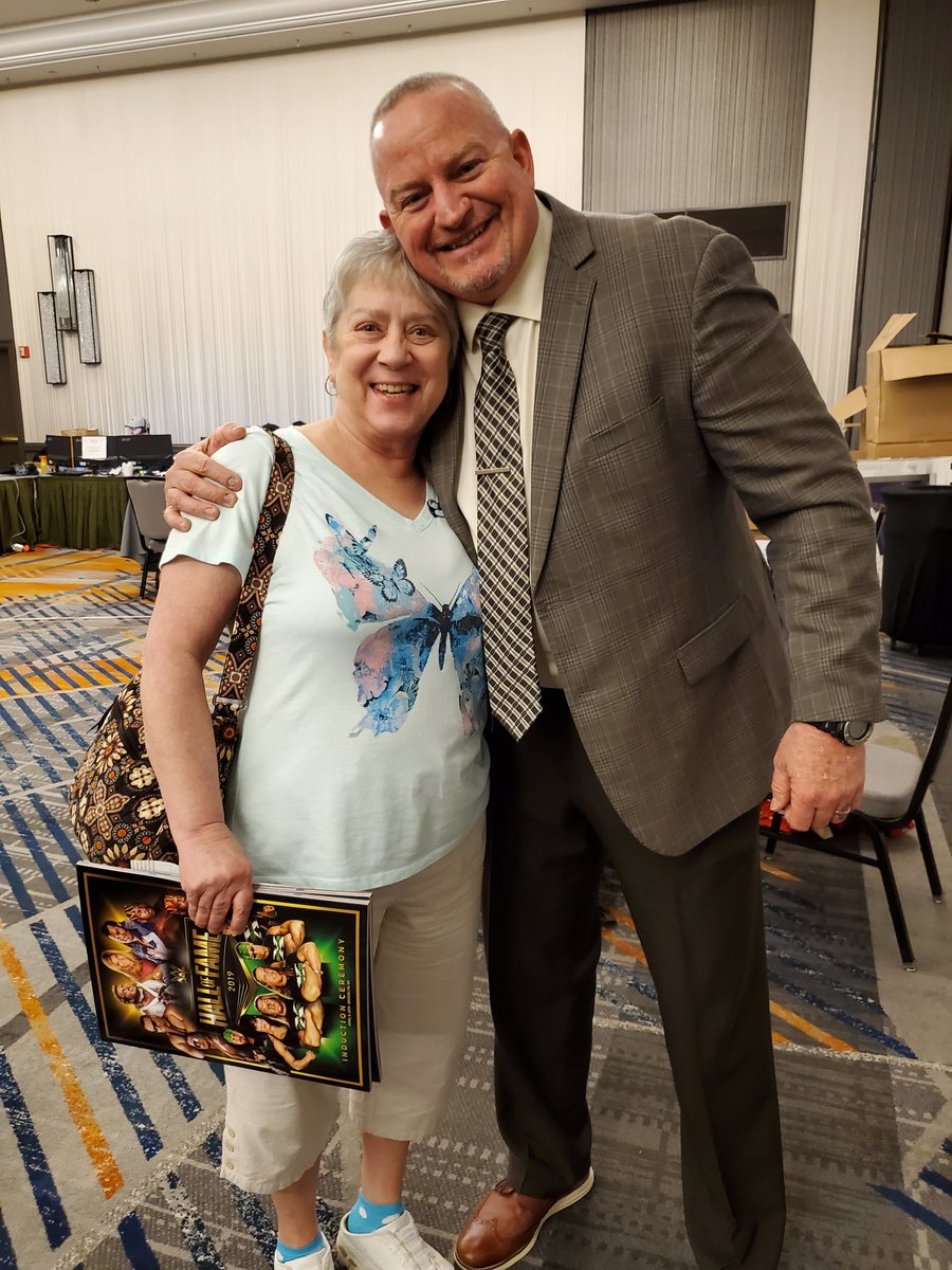 ChynaJoanLaurer's tweet photo. Chyna's Mother Jan is having a blast catching up with DX!! Here she is with the Road Dogg Jesse James!!!
#WWEHOF @WWERoadDogg #Chyna #WWE #ChynaIsIn https://t.co/UXGP8028YK