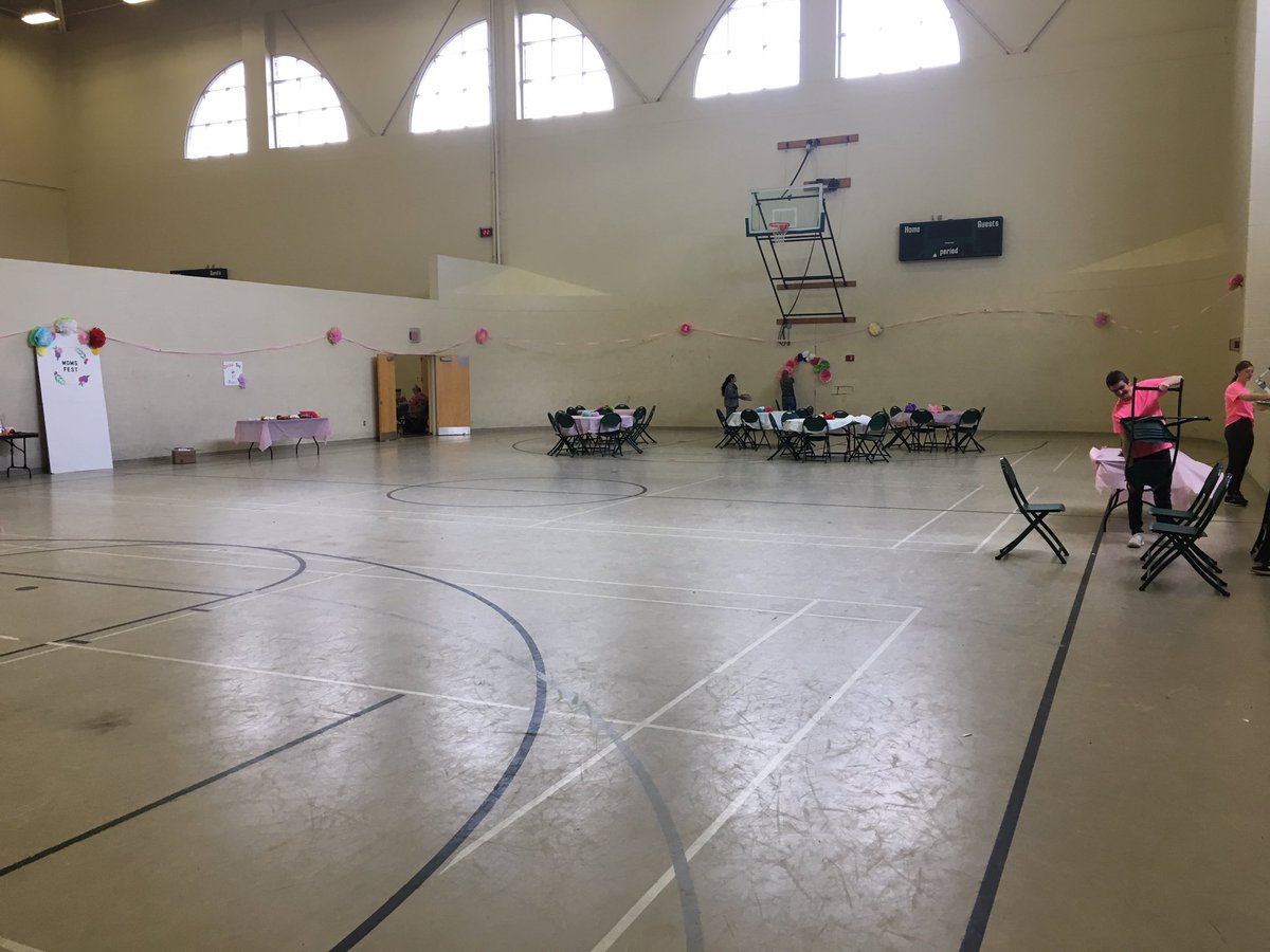 OUMomsFest's tweet photo. WE’RE LESS THAN A HOUR AWAY FROM MOMSFEST 2019!!! #MomsFest19 https://t.co/NMcqIwLQ5c