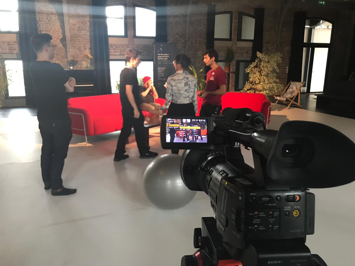 springbackmag's tweet image. Dance addicts! It&apos;s time to tune in!
@springbackmag is about to live stream #SprinbackLive!
Explore @AerowavesEurope  #SpringForward19 
Saturday 6  at 19:00 from @BriqueterieCDC 
Hosted by @BorisenkoEvgeny and @ka_bradley 
Watch on FB:
facebook.com/springbackmaga…