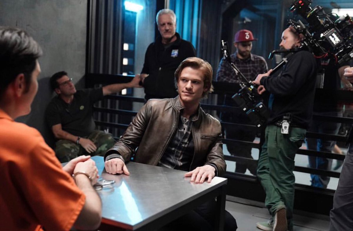 MsJoelyFisher's tweet photo. @MacGyverCBS Won the Night!!! #FallPickUp!!! We love this show❤️ @lucastill @CBS https://t.co/DdusX4FsE9