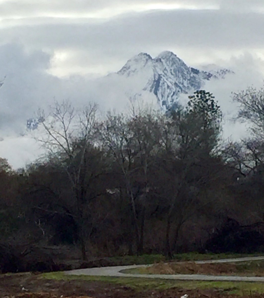 ClarystaInSun's tweet photo. Path to the Lonely Mountain #slc #runSLC #RuntheWorld https://t.co/r725F7BidO