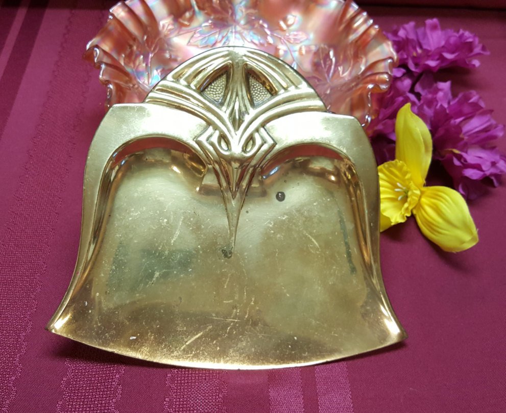 Lyn_Bluefish901's tweet photo. Vintage Brass Silent Butler, Crumb Catcher, Table Dustpan, Shelf Sitter, Pan, Rustic, Patina, Farmhouse Woodland Home Decor, T.V. Movie Prop https://t.co/s8nXUI8oTO #AmazingFunVintage.etsy.com #Etsy #Vintage #SilentButler https://t.co/BTnQu3csEu