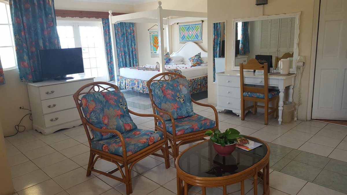 ClubAmbiance's tweet photo. NEED SOMEWHERE QUIET, CLEAN AND A FRIENDLY ENVIRONMENT TO SPEND YOUR NEXT VACATION? CONTACT US AT CLUB AMBIANCE RESORT https://t.co/xf898A8EE9