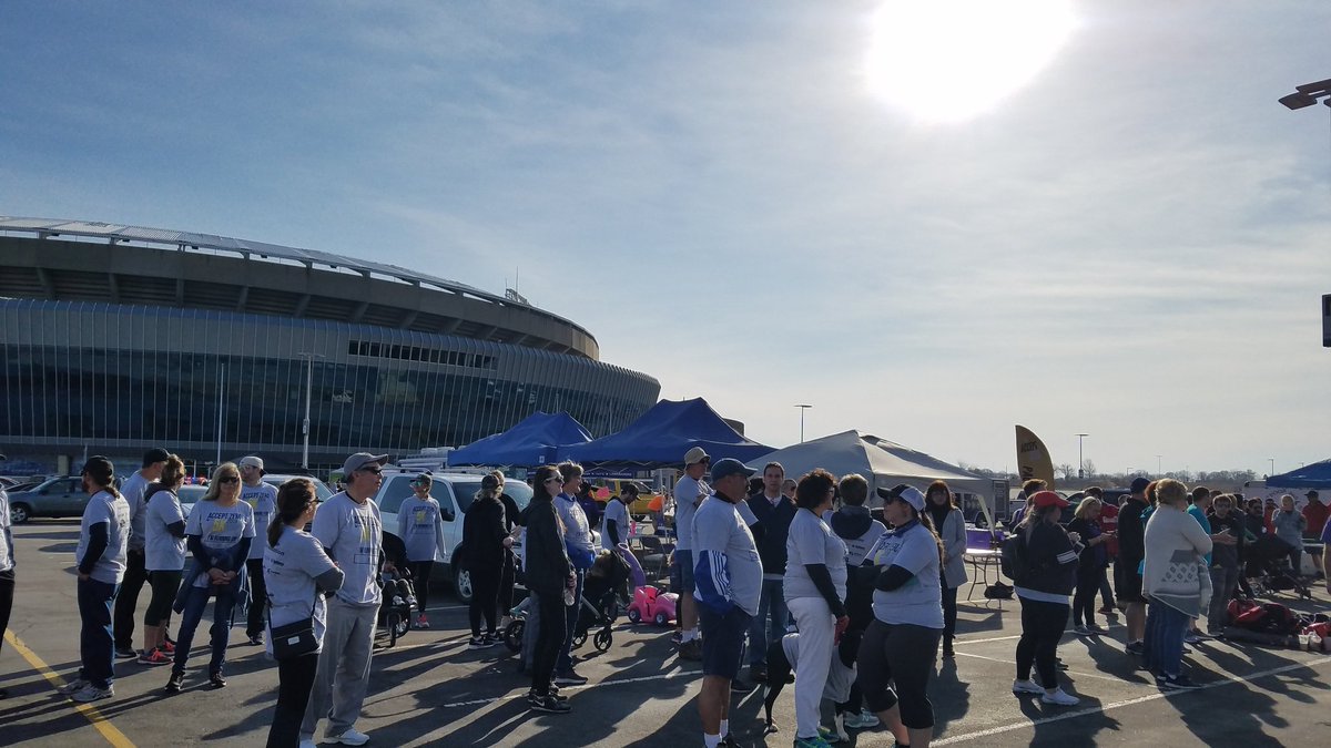 TeamFidelisKC's tweet photo. Thanks to @ComprehensiveMH for including us in this wonderful event. 

Shout out to @AbbyEden for mc'ing the event, she is awesome and just the nicest and one of the funniest people around.

#acceptzero #YouMatter #Camaraderie #BeConnectedKC #OperationKC https://t.co/R1LpKLaSFB