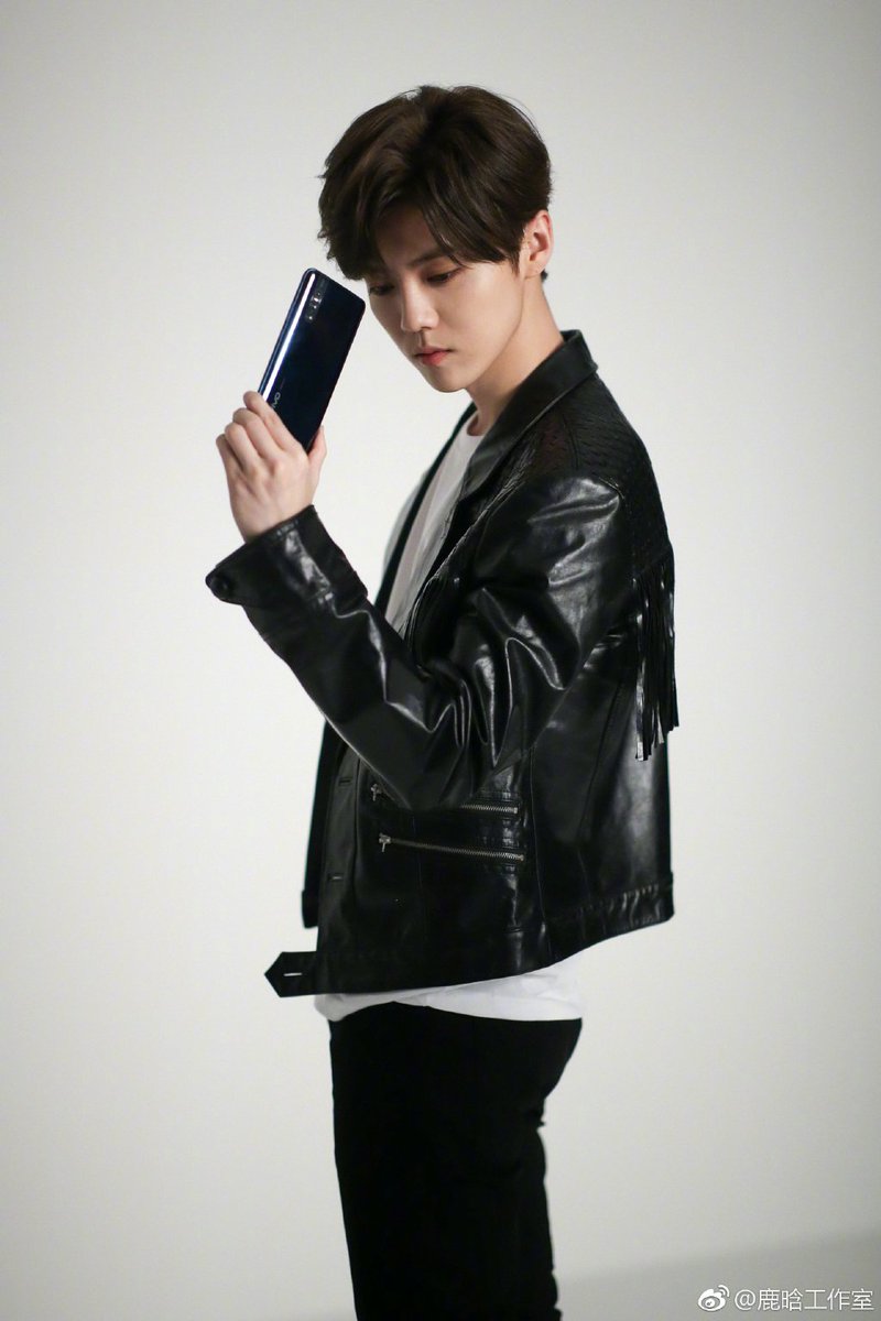 LuHan International tweet media