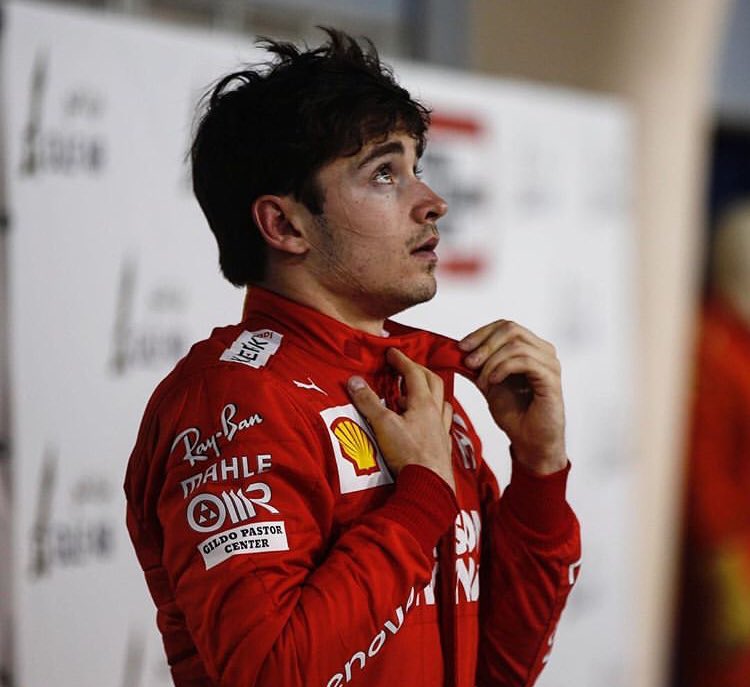 formulaonetr_'s tweet photo. Dertler yakamı bırakmıyordur:
Allah’ım sana geliyorumdur:
#f1caps #charlesleclerc #ScuderiaFerrari #f1 https://t.co/lzFRpKmJEp
