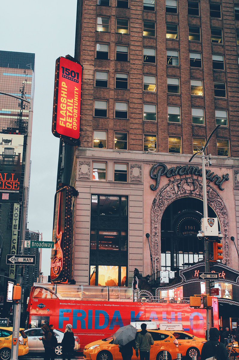 _DavionJackson's tweet photo. My 4 favorite pictures I took yesterday in time square ! https://t.co/MuLumfQ9Gg