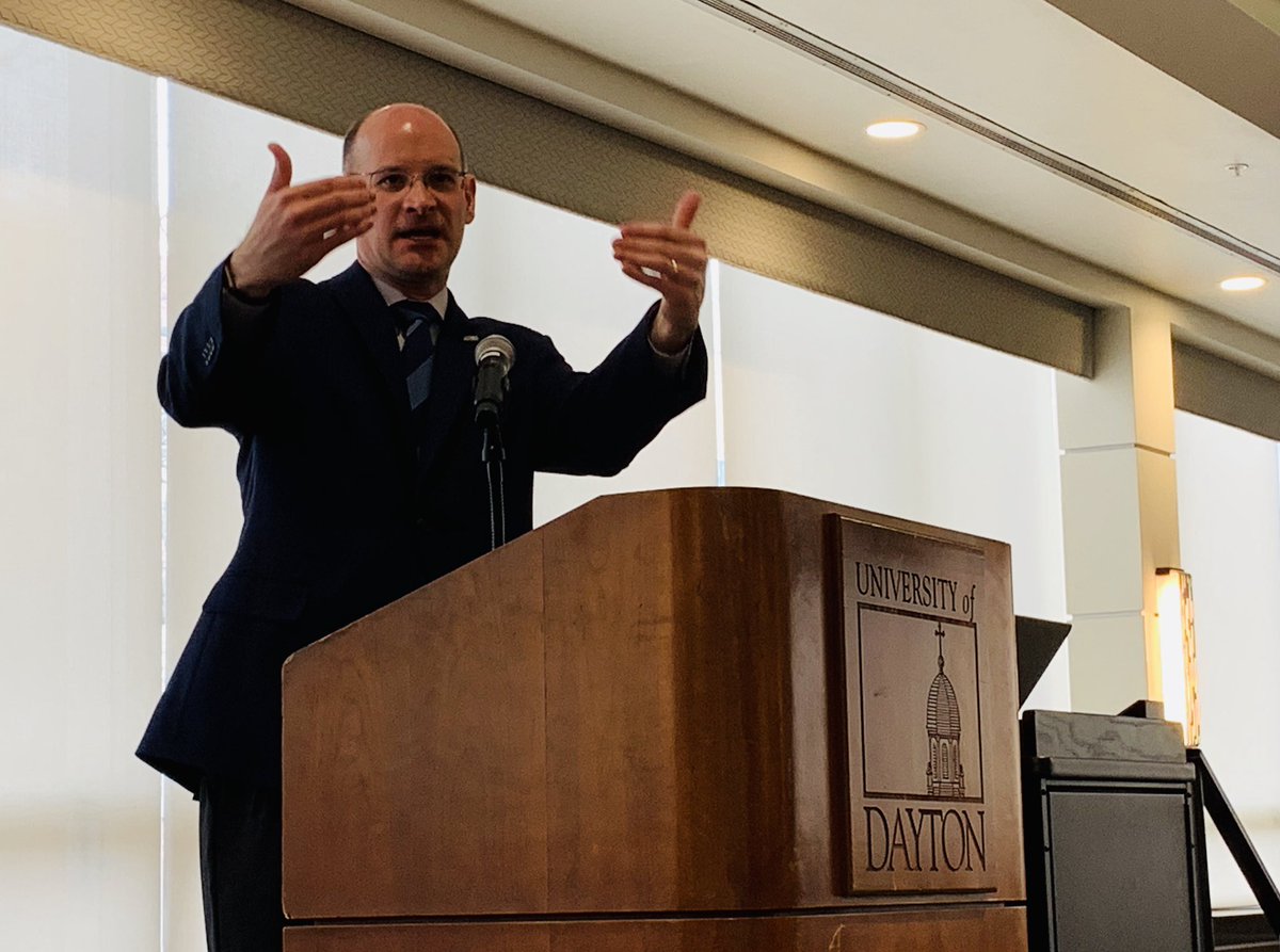 UDaytonCAS's tweet photo. Pierce: Integrated into your @univofdayton arts and sciences education are experimental and applied learning, study abroad and global learning, and a strong @UDaytonAlumni network. #FutureFlyers #visitUD https://t.co/xVTLeiEHHS